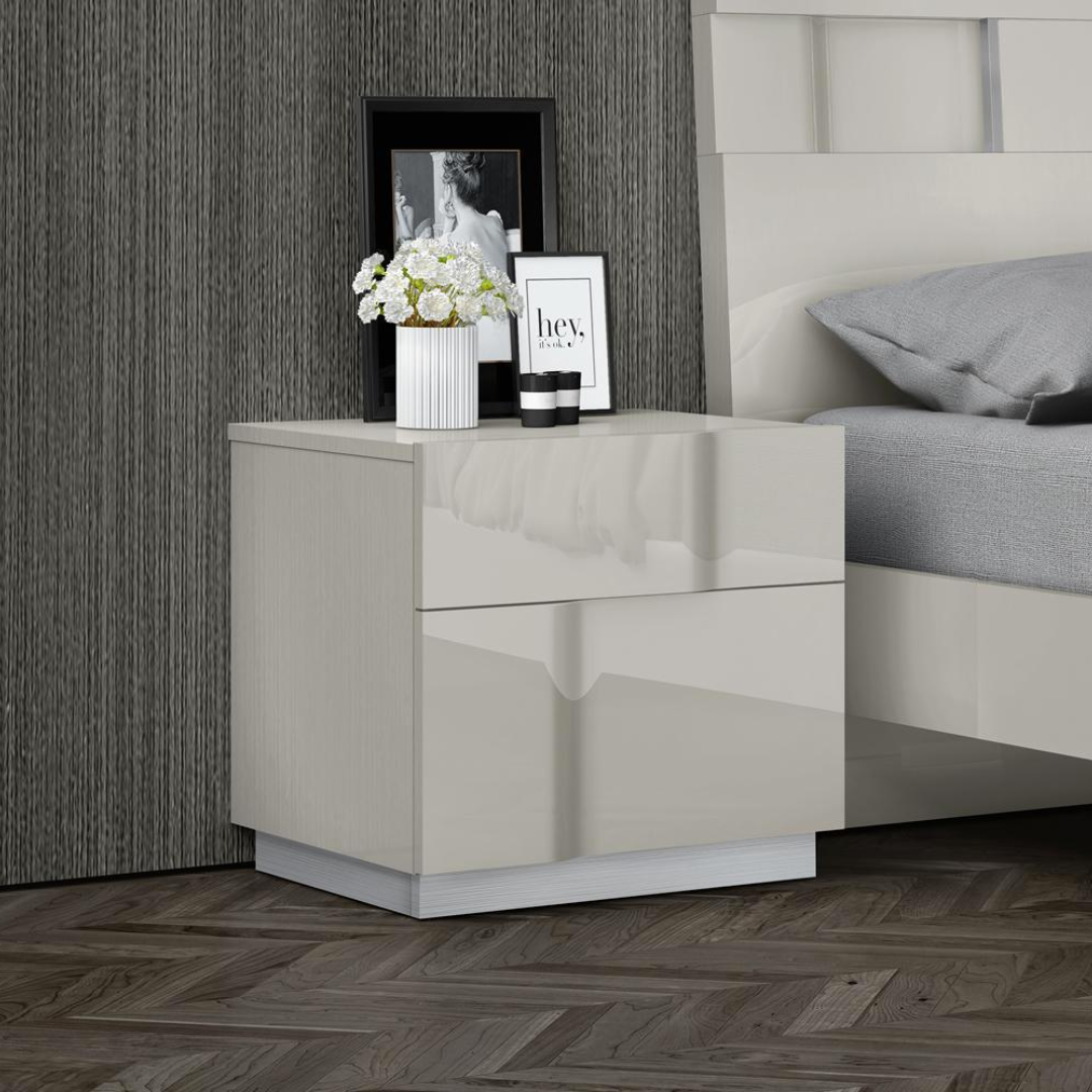 Lacquer Finish LED Bedroom Set - Latina